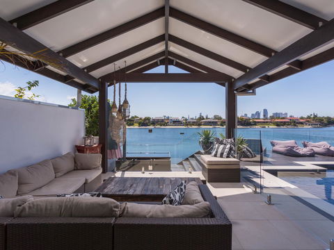 Rumrunner Resort - Accommodation Melbourne 5