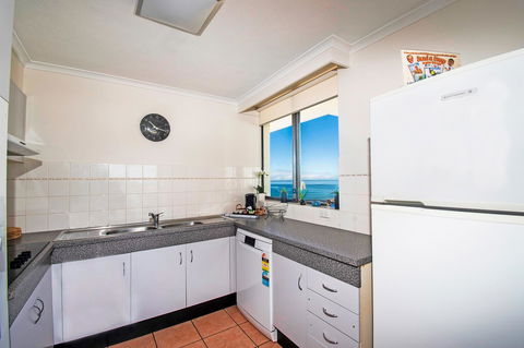 Seacrest Beachfront Apartments Surfers Paradise - Accommodation Melbourne 7