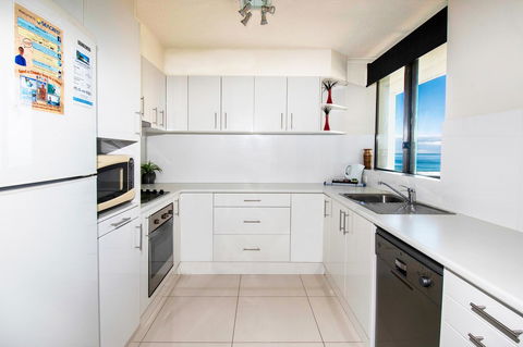 Seacrest Beachfront Apartments Surfers Paradise - Accommodation Melbourne 23