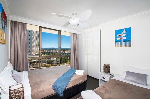 Seacrest Beachfront Apartments Surfers Paradise - Accommodation Melbourne 3