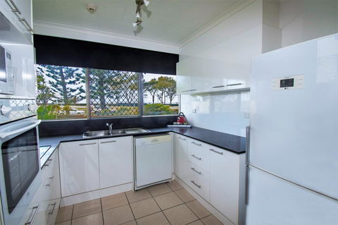 Seacrest Beachfront Apartments Surfers Paradise - Accommodation Melbourne 12
