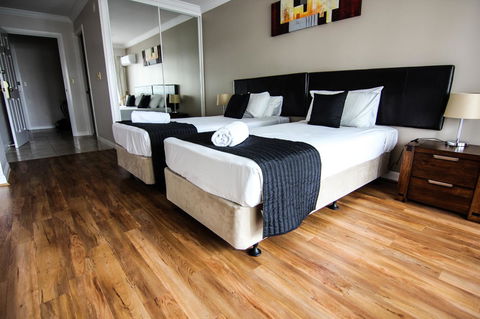 The Phoenician Resort - Accommodation Melbourne 3