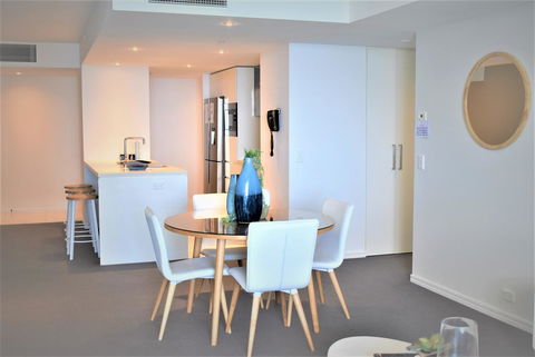 Gold Coast Private Apartments - H Residences, Surfers Paradise - Accommodation Melbourne 12