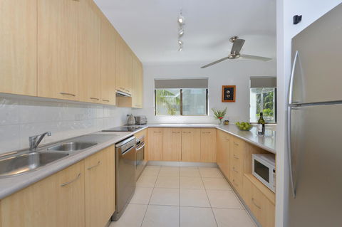 Seascape Holidays - Tropical Reef Apartments - Accommodation Melbourne 10