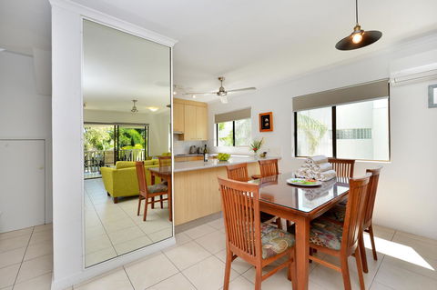 Seascape Holidays - Tropical Reef Apartments - Accommodation Melbourne 11