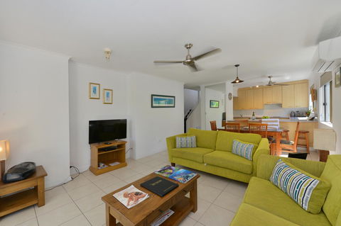 Seascape Holidays - Tropical Reef Apartments - Accommodation Melbourne 12