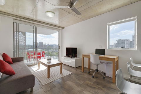 Direct Collective - Pavilion And Governor On Brookes - Accommodation Melbourne 13