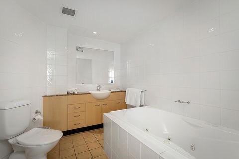 Kirra Beach Apartments - Accommodation Melbourne 30