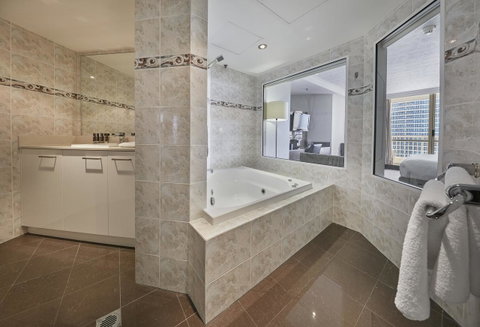 Novotel Surfers Paradise - Accommodation Melbourne 10