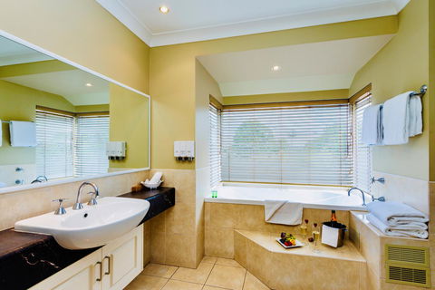 Ambassador On Ruthven - Accommodation Melbourne 21