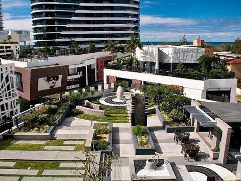 Luxury 3 Bedroom In Heart Of Broadbeach - Accommodation Melbourne 7