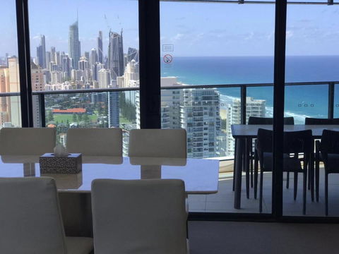 Luxury 3 Bedroom In Heart Of Broadbeach - Accommodation Melbourne 12