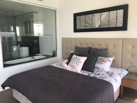 Luxury 3 Bedroom In Heart Of Broadbeach - Accommodation Melbourne 16