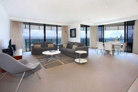 Luxury 3 Bedroom In Heart Of Broadbeach - Accommodation Melbourne 3