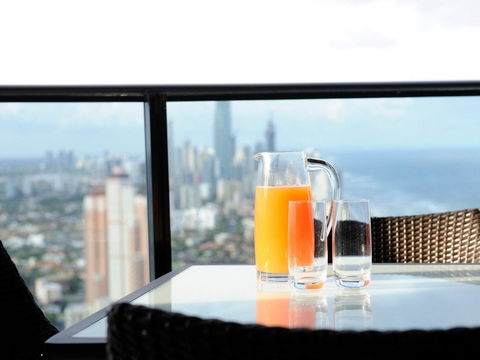 Luxury 3 Bedroom In Heart Of Broadbeach - Accommodation Melbourne 14