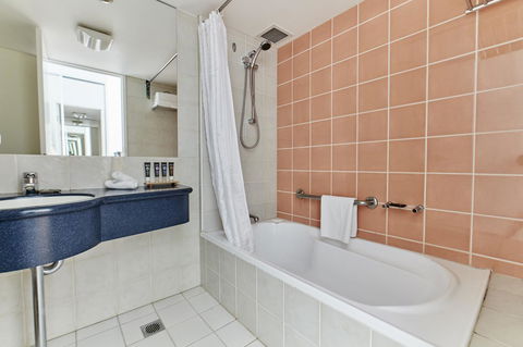 Novotel Cairns Oasis Resort - Accommodation Melbourne 2