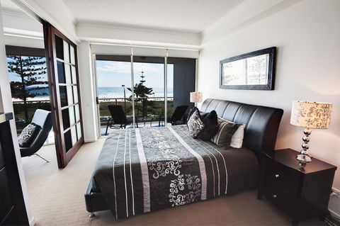 Reflection On The Sea - Accommodation Melbourne 41
