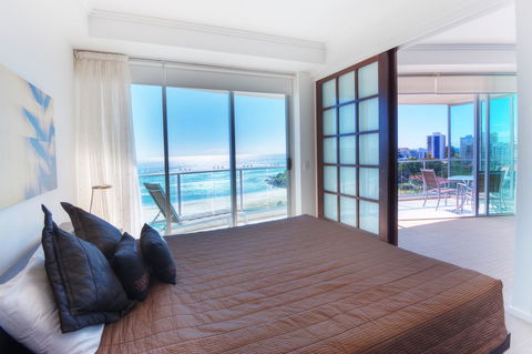Reflection On The Sea - Accommodation Melbourne 44