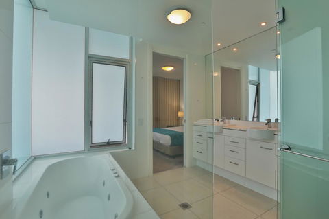 Reflection On The Sea - Accommodation Melbourne 11