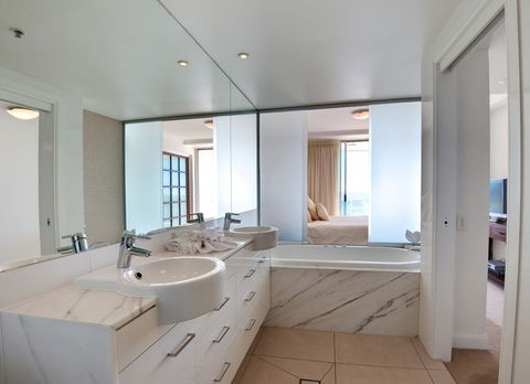Reflection On The Sea - Accommodation Melbourne 31
