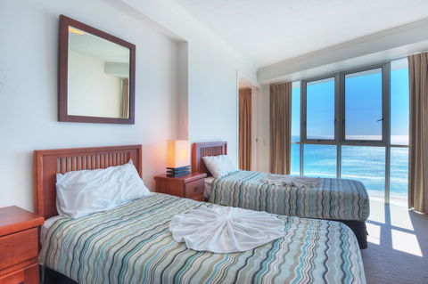 Reflection On The Sea - Accommodation Melbourne 7