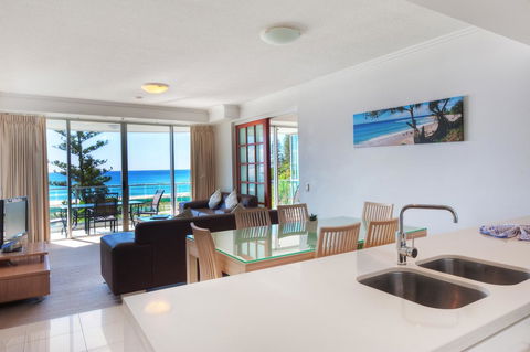 Reflection On The Sea - Accommodation Melbourne 43