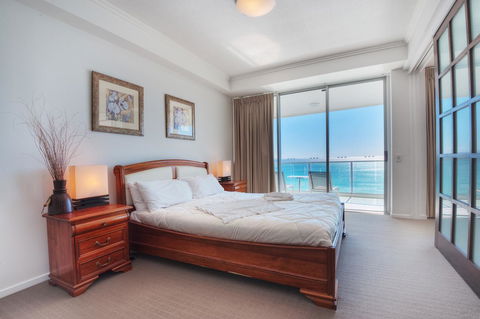 Reflection On The Sea - Accommodation Melbourne 9