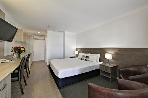Smart Motels Bert Hinkler - Accommodation Melbourne 0