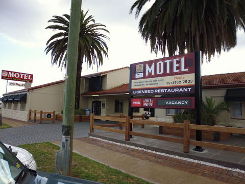 Burke & Wills Motor Inn - Accommodation Melbourne 3