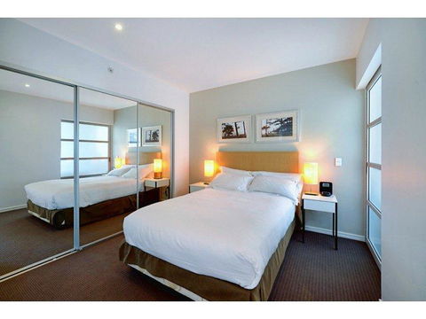 H Star Residences-- Paradise Stayz - Accommodation Melbourne 8