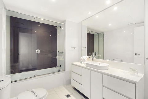 H Star Residences-- Paradise Stayz - Accommodation Melbourne 0