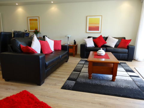 Waterfront Resort Villa With Buggy - Accommodation Melbourne 4