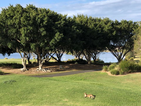 Waterfront Resort Villa With Buggy - Accommodation Melbourne 21