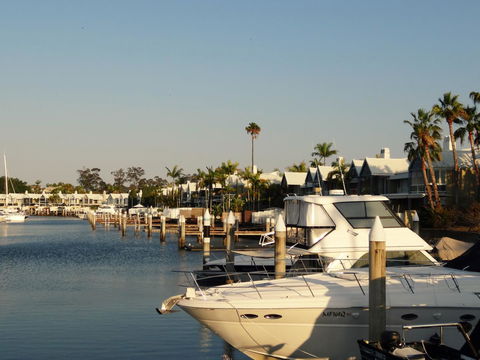 Waterfront Resort Villa With Buggy - Accommodation Melbourne 28