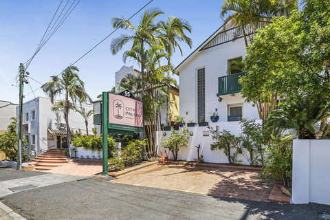 City Palms Brisbane - Accommodation Melbourne 0