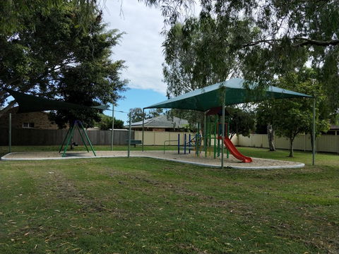 Waterfront Theme Park Getaway - Accommodation Melbourne 27