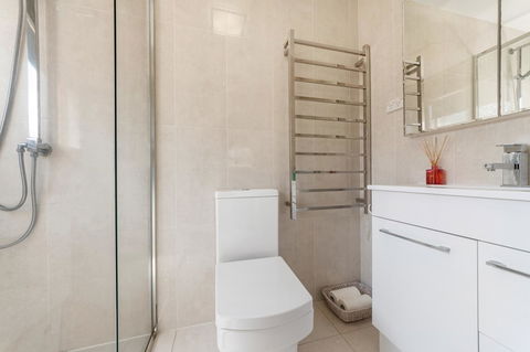 Waterfront Theme Park Getaway - Accommodation Melbourne 8
