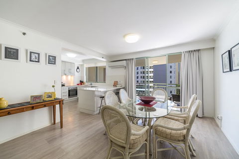The Meriton Apartments On Main Beach - Accommodation Melbourne 2