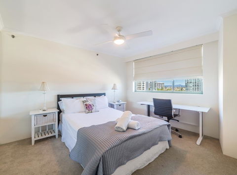 The Meriton Apartments On Main Beach - Accommodation Melbourne 11