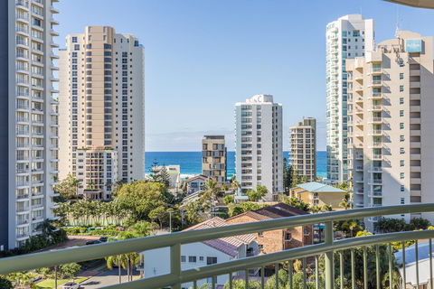 The Meriton Apartments On Main Beach - Accommodation Melbourne 21