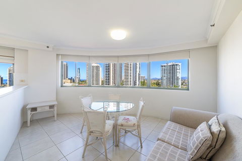 The Meriton Apartments On Main Beach - Accommodation Melbourne 4