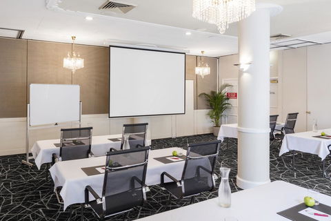 Hotel Diana - Accommodation Melbourne 10