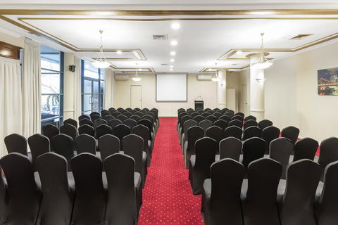 Hotel Diana - Accommodation Melbourne 13