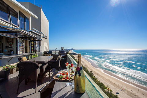 Burleigh Esplanade Apartments - Accommodation Melbourne 10