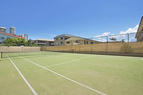 Burleigh Esplanade Apartments - Accommodation Melbourne 15