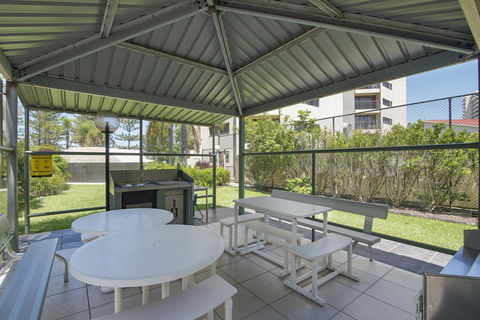 Burleigh Esplanade Apartments - Accommodation Melbourne 24