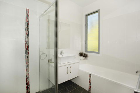 224 Centenary Heights Road Coolum Beach, 500 Dollar Bond, Linen Included - Accommodation Melbourne 9