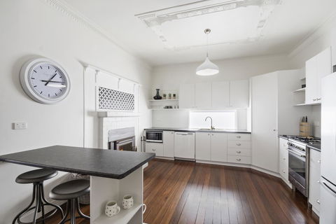 The Lighthouse - Accommodation Melbourne 12