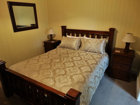 Loughmore House - Melbourne 4u 7