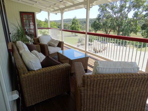 Loughmore House - Melbourne 4u 2